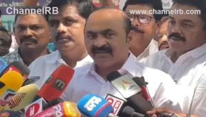 Read more about the article പാര്‍ട്ടി അറിയാതെയാണ് പെന്‍ഷന്‍ പ്രായം ഉയര്‍ത്തിയത് എങ്കില്‍ ഉത്തരവിറക്കിയ മന്ത്രിയെ പുറത്താക്കാന്‍ മുഖ്യമന്ത്രിക്ക് ധൈര്യമുണ്ടോ: വി.ഡി സതീശന്‍