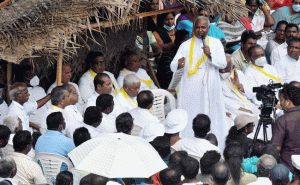 Read more about the article വിഴിഞ്ഞം സമരം; വെെദികന് വിദേശ ബന്ധം; സമരത്തിൽ പോപ്പുലർ ഫ്രണ്ടിൻ്റെ ഇടപെടലുള്ളതായി ഇൻ്റലിജൻസിൻ്റെ റിപ്പോർട്ട്