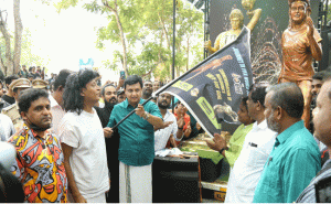 Read more about the article മറഡോണയുടെ സ്വര്‍ണശില്‍പ്പവും സന്ദേശവുമായി ബോചെ ഖത്തര്‍ ലോകകപ്പ് യാത്ര ആരംഭിച്ചു