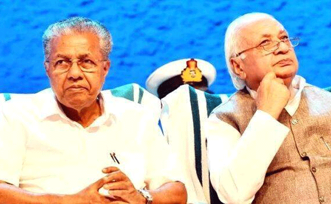 You are currently viewing പോരാട്ടം അവസാനിക്കുന്നില്ല; ഗവര്‍ണറുടെ ക്രിസ്മസ് ക്ഷണം നിരസിച്ച് സംസ്ഥാന സര്‍ക്കാര്‍; മുഖ്യമന്ത്രിയും മന്ത്രിമാരും പങ്കെടുക്കില്ല