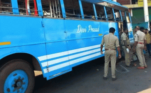 Read more about the article കാസർകോട് ചെർക്കളയിൽ സ്വകാര്യ ബസ് തട്ടി നാലു വയസുകാരൻ മരിച്ചു; മാതാവിന് പരിക്ക്