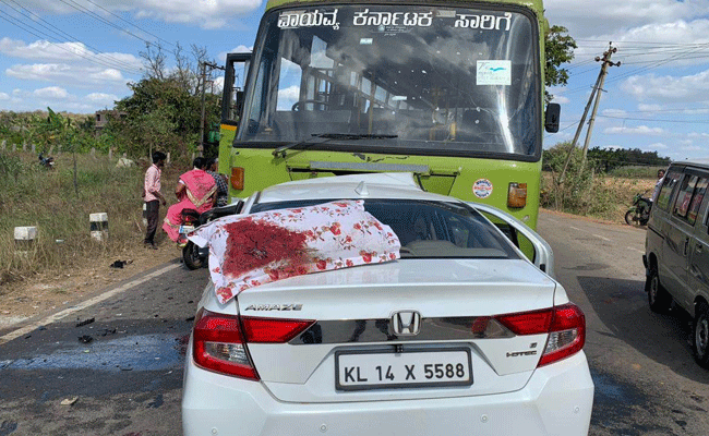 You are currently viewing കാസർകോട് തളങ്കര സ്വദേശികൾ സഞ്ചരിച്ച കാർ കർണാടക ഹൂബ്ലിക്ക് സമീപം അപകടത്തിൽപ്പെട്ടു ; മൂന്ന് മരണം; മൂന്ന് പേർക്ക് പരിക്ക്