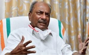 Read more about the article ബി.ജെ.പിക്കെതിരായ പോരാട്ടം; മൃദുഹിന്ദുത്വത്തിൻ്റെ പേരില്‍ വിശ്വാസികളെ അകറ്റിനിര്‍ത്തരുത്: എ.കെ ആന്റണി