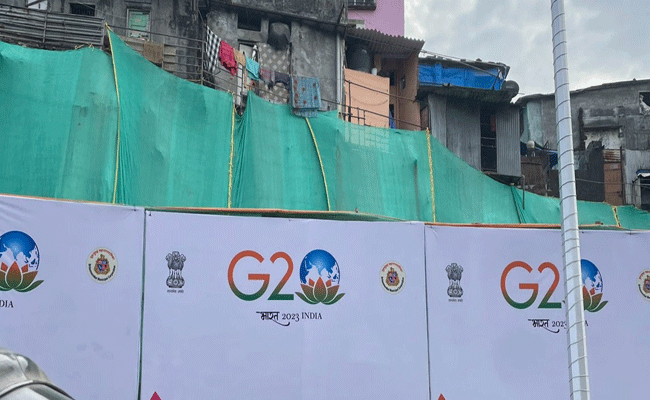 Read more about the article ജി20 ഉച്ചകോടി; മുംബൈയിലെ ചേരികള്‍ ഷീറ്റുപയോഗിച്ച് ദാരിദ്ര്യം ഒളിപ്പിച്ചെന്ന് സോഷ്യല്‍ മീഡിയ