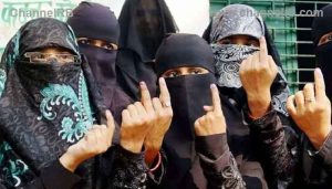 Read more about the article ഗുജറാത്തില്‍ മുസ്‍ലിം വോട്ടുകള്‍ പിളര്‍ത്തി ബി.ജെ.പി; വിജയം ഒരൊറ്റ മുസ്‍ലിം സ്ഥാനാര്‍ഥിയെ നിര്‍ത്താതെ