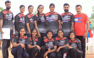 Read more about the article കരുത്തുതെളിയിച്ച് കായികതാരങ്ങൾ; സംസ്ഥാന കേരളോത്സവം പുരുഷ- വനിത വടംവലിയിൽ കപ്പുയർത്തി കാസർകോട് ജില്ല; വളയണിയും കൈകളിലും വിജയതിളക്കം