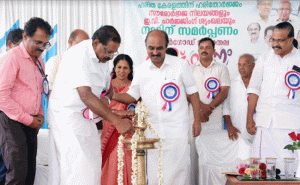 Read more about the article കാസര്‍കോട് കുസുമം പദ്ധതിക്ക് ഏറെ സാധ്യതയുള്ള നാട്; മാവുങ്കാലില്‍ കെ.എസ്.ഇ.ബി ഇലക്ട്രോണിക് വെഹിക്കിള്‍ ചാര്‍ജ്ജിംഗ് സ്റ്റേഷന്‍ ഓണ്‍ലൈന്‍ വഴി ഉദ്ഘാടനം ചെയ്ത് മന്ത്രി കെ.കൃഷ്ണന്‍കുട്ടി