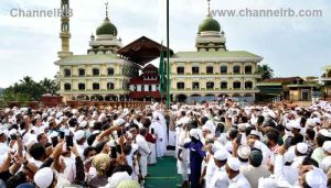 Read more about the article അഞ്ചുവർഷത്തിൽ ഒരിക്കൽ നടത്തിവരാറുള്ള ഹസ്രത്ത് മാലിക് ദീനാർ ഉറൂസിനും 30 ദിവസം നീണ്ടുനിൽക്കുന്ന മത പ്രഭാഷണ പരമ്പരക്കും തളങ്കരയിൽ ഒരുക്കങ്ങൾ പൂർത്തിയായി; ഭക്തിസാന്ദ്രമായ ചടങ്ങിൽ പതാക ഉയർന്നു