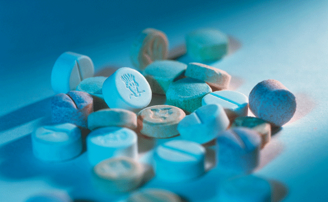 Read more about the article മൊഗ്രാല്‍ പുത്തൂര്‍ ഭാഗത്തെ വാഹന പരിശോധന; കാറില്‍ സൂക്ഷിച്ച എം.ഡി.എം.എ പിടികൂടി