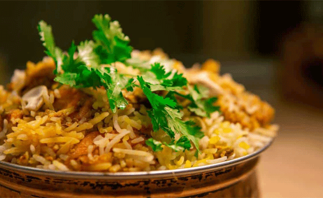 Read more about the article സംസ്ഥാനത്ത് വീണ്ടും ഭക്ഷ്യ വിഷബാധ; പത്തനംതിട്ടയിൽ ബിരിയാണി കഴിച്ച 13 കുട്ടികളും ഒരു അധ്യാപികയും ആശുപത്രിയിൽ