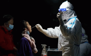 Read more about the article കോവിഡ് കേസുകൾ വർദ്ധിക്കുന്നു; ചൈനയിലെ സ്ഥിതി ഗുരുതരം; അവധി റദ്ദാക്കണമെന്ന് ജീവനക്കാരോട് ആശുപത്രി അധികൃതര്‍