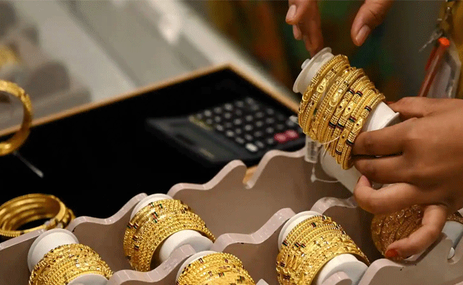 Read more about the article മുക്കുപണ്ടം പണയം വെച്ച് തട്ടിയത് 60,000 രൂപ; ഒടുവിൽ തടിയൂരാൻ വാഹനം കടയുടമയ്ക്ക് വിട്ടുകൊടുത്ത് യുവാവ്