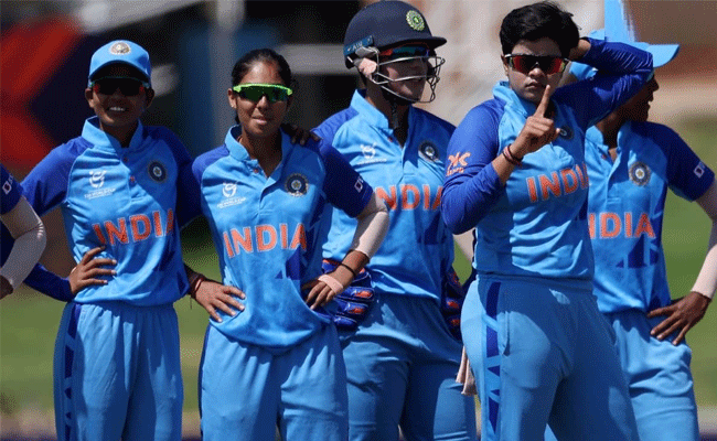 You are currently viewing അണ്ടര്‍-19 വനിതാ ടി-20 ലോകകപ്പ് ക്രിക്കറ്റ്; ന്യൂസിലന്‍ഡിനെ തോല്‍പ്പിച്ച് ഇന്ത്യ ഫൈനലില്‍