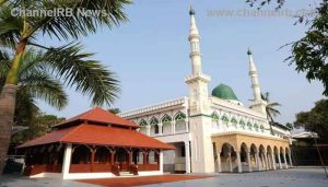 Read more about the article കുമ്പോൽ തങ്ങൾ പള്ളി; ആത്മീയ സൗരഭ്യം നിറഞ്ഞ പൂങ്കാവനം, അനുഭൂതിയുടെ നിറവസന്തം