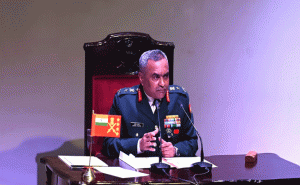 Read more about the article ഇപ്പോൾ ശാന്തം, പക്ഷേ പ്രവചനാതീതം: ഇന്ത്യ – ചൈന അതിർത്തിയെക്കുറിച്ച് കരസേനാ മേധാവി പറയുന്നത് ഇങ്ങിനെ