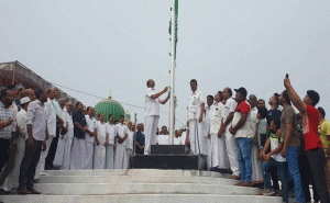 Read more about the article നെല്ലിക്കുന്ന് തങ്ങൾ ഉപ്പാപ്പ ഉറൂസിന് കൊടി ഉയർന്നു