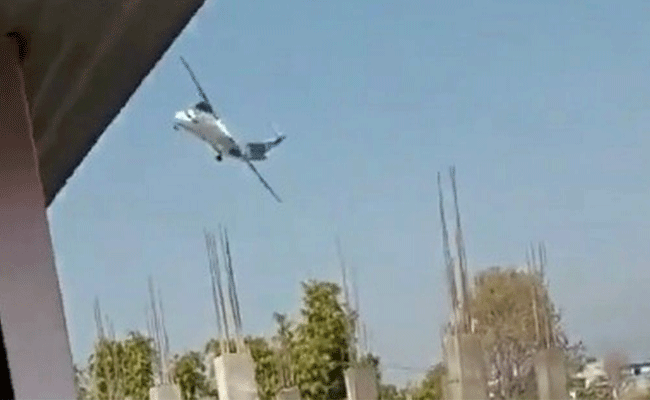 You are currently viewing ആകാശത്തുവെച്ച് നിയന്ത്രണം നഷ്ടപ്പെട്ട് മലക്കംമറിഞ്ഞു; നേപ്പാളിൽ വിമാനം അപകടത്തിൽപ്പെടുന്നതിന് മുൻപുള്ള ദൃശ്യങ്ങൾ പുറത്ത്