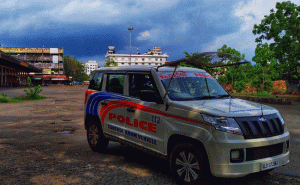 Read more about the article മർദ്ദിച്ചെന്ന പരാതിയുമായി സ്റ്റേഷനിൽ എത്തിയ യുവാവിനെകൊണ്ട് പൊലീസ് തിരിച്ചു തല്ലിച്ചു; കൊല്ലത്തെ എസ്.ഐയുടെ ‘വിചിത്ര നടപടി’