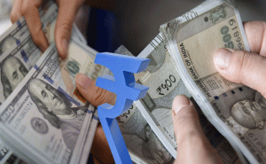 Read more about the article ഡോളറിനെതിരെ മൂല്യം 11.3 ശതമാനം ഇടിഞ്ഞു; ഏഷ്യയിലെ ഏറ്റവും മോശം പ്രകടനം നടത്തുന്ന കറൻസിയായി ഇന്ത്യൻ രൂപ