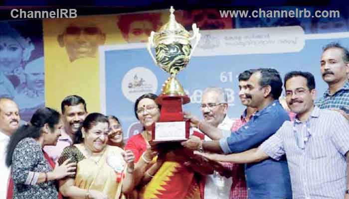 You are currently viewing കാസർകോടിൻ്റെ യശസ്സ് ഉയർത്തിയ താരങ്ങൾ; സംസ്ഥാന സ്‌കൂൾ കലോത്സവത്തിൽ കാഞ്ഞങ്ങാട് ദുർഗ്ഗ കപ്പുയർത്തി