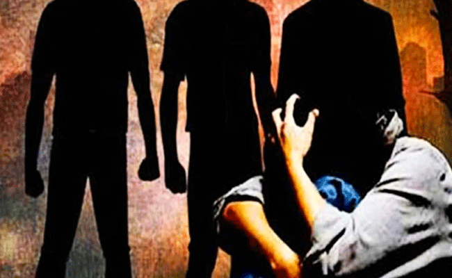 Read more about the article തമിഴ്നാട്ടിലെ വിനോദസഞ്ചാര കേന്ദ്രത്തിൽ സുഹൃത്തിന് മുന്നിൽ മലയാളി പെൺകുട്ടി പീഡിപ്പിക്കപ്പെട്ടു; 5 പേർ പിടിയിൽ