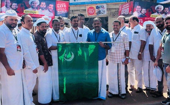 You are currently viewing കാസർകോട് മണ്ഡലത്തിൽ പിണറായി സർക്കാറിനെതിരെ കുറ്റവിചാരണ യാത്ര നടത്തി മുസ്‌ലിം യൂത്ത് ലീഗ്