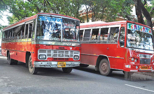 Read more about the article കൂട്ടിയ ഇന്ധന സെസ് പിൻവലിക്കണം; വിദ്യാർഥികളുടെ യാത്രാ നിരക്ക് വർധിപ്പിക്കണം; ആവശ്യങ്ങൾ നടപ്പിലാക്കിയില്ലെങ്കിൽ സമരം ചെയ്യുമെന്ന് സ്വകാര്യ ബസ് ഉടമകൾ