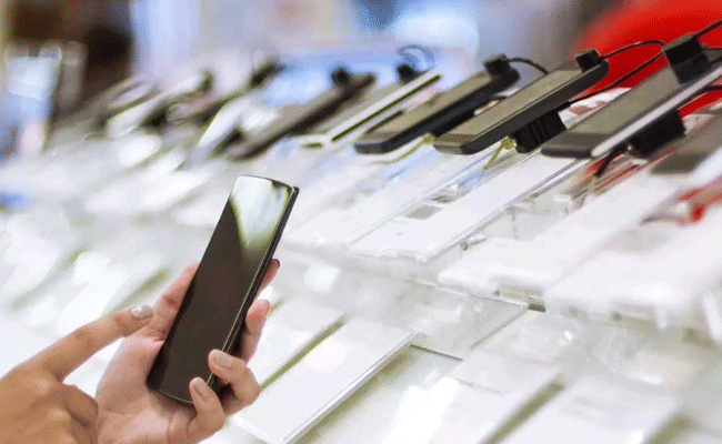 Read more about the article ജാമ്യം ലഭിച്ചാൽ 15 ദിവസത്തിനുള്ളില്‍ സ്മാര്‍ട്‌ഫോണ്‍ വാങ്ങണം; ലൊക്കേഷന്‍ ഓണ്‍ ചെയ്യണം; വിചിത്രഉപാധികളുമായി പഞ്ചാബ് ഹൈകോടതി