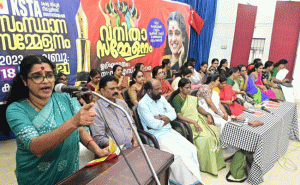 Read more about the article സംവരണ ആനുകൂല്യങ്ങൾക്ക് കാത്തു നിൽക്കാതെ സ്ത്രീകൾ മുഖ്യധാരയിലേക്ക് വരണം: സി.എസ് സുജാത