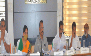 Read more about the article അനിയന്തിതമായ ജലചൂഷണം തടയണം; കുടിവെള്ളക്ഷാമം നേരിടാന്‍ മുന്‍കരുതല്‍ സ്വീകരിക്കും: ജില്ലാ വികസന സമിതി