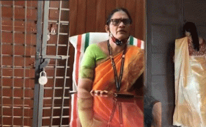 Read more about the article കുടിവെള്ള പ്രശ്നം സംസാരിക്കാനെത്തിയ വിദ്യാര്‍ത്ഥികളെ പ്രിന്‍സിപ്പല്‍ പൂട്ടിയിട്ടെന്ന് പരാതി; കാസർകോട് ഗവ.കോളജ് താത്ക്കാലികമായി അടച്ചു; ശനിയാഴ്ച സര്‍വകക്ഷി യോഗം