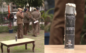 Read more about the article കശ്മീരിൽ പെര്‍ഫ്യൂം ബോംബുമായി ഭീകരന്‍ അറസ്റ്റിൽ; പെര്‍ഫ്യൂം ബോട്ടിലില്‍ നിറച്ച സ്ഫോടക വസ്തു കണ്ടെത്തുന്നത് രാജ്യത്ത് ആദ്യമായി