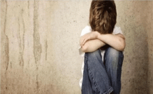 Read more about the article മദ്യം നൽകി ഒമ്പതാം ക്ലാസുകാരനെ പീഡിപ്പിച്ചു; ദൃശ്യങ്ങൾ മൊബൈൽ ഫോണിൽ പകർത്തി; ഇരുപത്തിമൂന്നുകാരി അറസ്റ്റിൽ