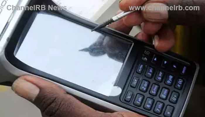 You are currently viewing പൊലീസ് സ്‌റ്റേഷനില്‍ നിന്ന് 20,000 രൂപ വിലയുള്ള ഇ- പോസ് മെഷീനുമായി പ്രതി മുങ്ങി, മെഷീൻ കണ്ടെത്താൻ കഴിഞ്ഞിട്ടില്ല