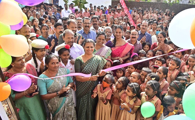 Read more about the article കാഞ്ഞിരപ്പൊയിൽ ​ഗവ ഹൈസ്കൂളിൽ പുതുതായി പണിത ഭക്ഷണശാല ഉദ്ഘാടനം ചെയ്ത് പഞ്ചായത്ത് പ്രസിഡന്റ്