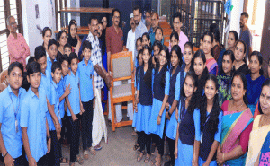 Read more about the article അജാനൂർ ഗ്രാമപഞ്ചായത്തിൻ്റെ സ്കൂളുകൾക്കുള്ള ഫർണിച്ചർ വിതരണ ഉദ്ഘാടനം നടന്നു