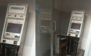 Read more about the article തമിഴ്നാട്ടിൽ 4 എ.ടി.എമ്മുകളിൽ നിന്നായി ഒരേസമയം കവർച്ച; മോഷണം നടത്തിയത് ഗ്യാസ് കട്ടർ ഉപയോഗിച്ച് മെഷീനുകൾ മുറിച്ച് ; 75 ലക്ഷത്തോളം രൂപ മോഷ്ടിച്ചു