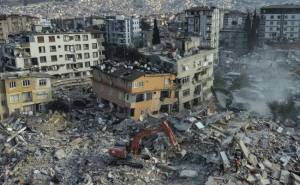 Read more about the article തുർക്കി- സിറിയ ഭൂകമ്പം: രക്ഷാപ്രവർത്തനത്തിനായി കൂടുതൽ രാജ്യങ്ങളിൽ നിന്നുള്ള സംഘം; മരിച്ചവരുടെ എണ്ണം 50,000ന് മുകളിൽ വരുമെന്ന് യു.എൻ റിലീഫ് മേധാവി