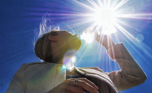 Read more about the article കേരളത്തിലാകെ കൊടും ചൂട്; എട്ട് ജില്ലകളില്‍ സൂര്യാഘാതത്തിന് സാധ്യതയെന്ന് ദുരന്ത നിവാരണ വകുപ്പ്