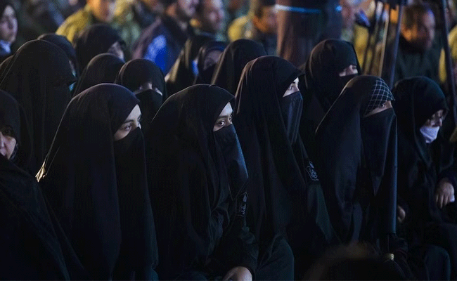 You are currently viewing പെൺകുട്ടികൾ വിദ്യാഭ്യാസം നേടുന്നത് തടയാൻ ശ്രമം; ഇറാനിൽ വീണ്ടും വിഷപ്രയോഗം; മുപ്പതോളംവിദ്യാർത്ഥിനികളായ പെൺകുട്ടികൾ ആശുപത്രിയിൽ