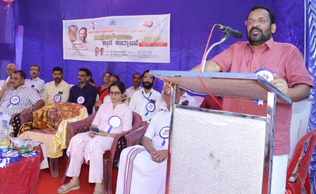 Read more about the article മഞ്ചേശ്വരം താലൂക്ക് ഓഫീസിന് സ്വന്തം കെട്ടിടം അനുവദിക്കും: മന്ത്രി കെ.രാജന്‍