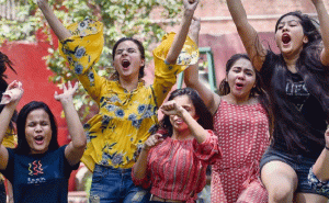 Read more about the article വിദ്യാർത്ഥിനികൾക്ക് ആർത്തവ അവധിയും പ്രസവാവധിയും അനുവദിച്ച് ഉത്തരവിറക്കി കേരളാ സർവകലാശാല; അഫിലിയേറ്റഡ് കോളേജുകൾക്കും ബാധകം