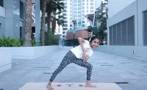 Read more about the article വെറും 7 വയസ്സുള്ള ഈ ഇന്ത്യൻ പെൺകുട്ടി ലോകത്തിലെ ഏറ്റവും പ്രായം കുറഞ്ഞ യോഗ പരിശീലകയാണ്