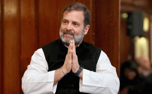 Read more about the article ലോക്സഭയില്‍ നിന്ന് അയോഗ്യനാക്കപ്പെട്ട സാഹചര്യം; വയനാട്ടിലെ വോട്ടർമാർക്ക് വിശദീകരിച്ച് കത്തെഴുതുമെന്ന് രാഹുൽ ​ഗാന്ധി