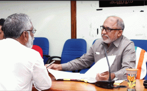 Read more about the article വിവരാവകാശ നിയമ അപേക്ഷകളിൽ നിയമ പ്രകാരമുള്ള ഫീസ് മാത്രമേ ഈടാക്കാവൂ എന്ന് കമ്മീഷണർ; തെളിവെടുപ്പിൽ ഹാജരാവാതിരുന്ന കാഞ്ഞങ്ങാട് സബ് കലക്ടർക്ക് സമൻസ് അയക്കും