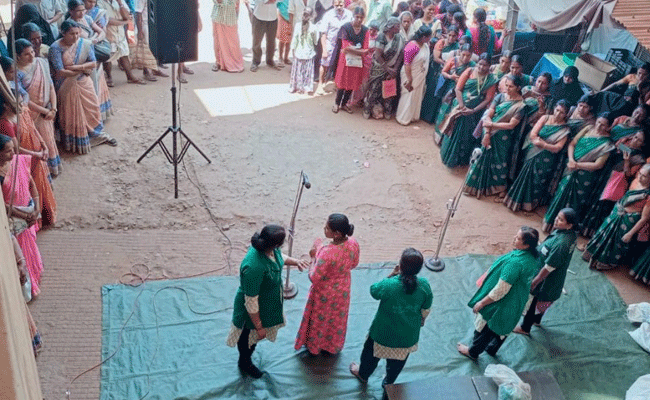 Read more about the article ‘എൻ്റെ മാലിന്യം എൻ്റെ ഉത്തരവാദിത്വം’ ; കാസര്‍കോട് കുടുംബശ്രീ ജില്ലാ മിഷൻ്റെ നേതൃത്വത്തില്‍ തെരുവ് നാടകം നടത്തി