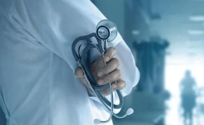 You are currently viewing മാർച്ച് 17ന് കേരളത്തിൽ മെഡിക്കൽ സമരം; രാവിലെ ആറ് മുതൽ വൈകീട്ട് ആറ് വരെ ചികിത്സയിൽ നിന്നും മാറിനിൽക്കാൻ ഇന്ത്യൻ മെഡിക്കൽ അസോസിയേഷൻ