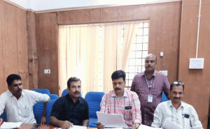 Read more about the article മാലിന്യ നിർമ്മാർജനത്തിൽ അഴിമതി; കാസർകോട് നഗരസഭയിൽ വിജിലൻസ് റെയ്ഡ്, ഉദ്യോഗസ്ഥരും ഭരണകർത്താക്കളും കുടുങ്ങും