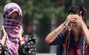 Read more about the article ചൂടിൽ ഉരുകുന്ന കേരളം; കണ്ണൂരും പാലക്കാടും 40 ഡിഗ്രി സെല്‍ഷ്യസിലേക്ക് ; ഈ വർഷത്തെ റെക്കോർഡ് ചൂട് പാലക്കാട്