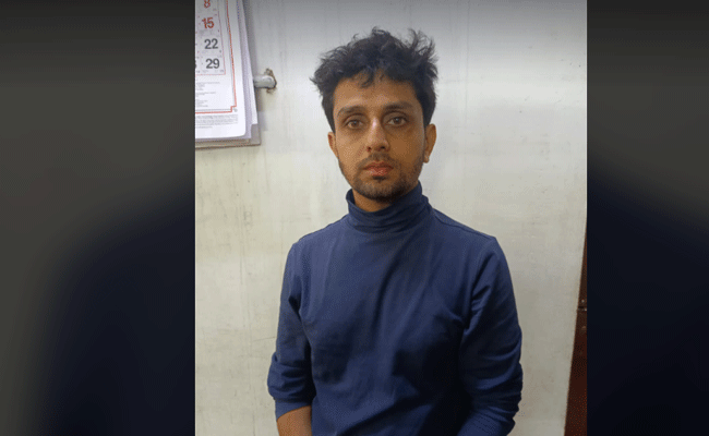 Read more about the article ഓപ്പറേഷൻ ക്ലീൻ കാസർകോട്: കാഞ്ഞങ്ങാട് സ്കൂട്ടിയിൽ കടത്തിയ ഹവാല പണം പിടികൂടി പോലീസ്